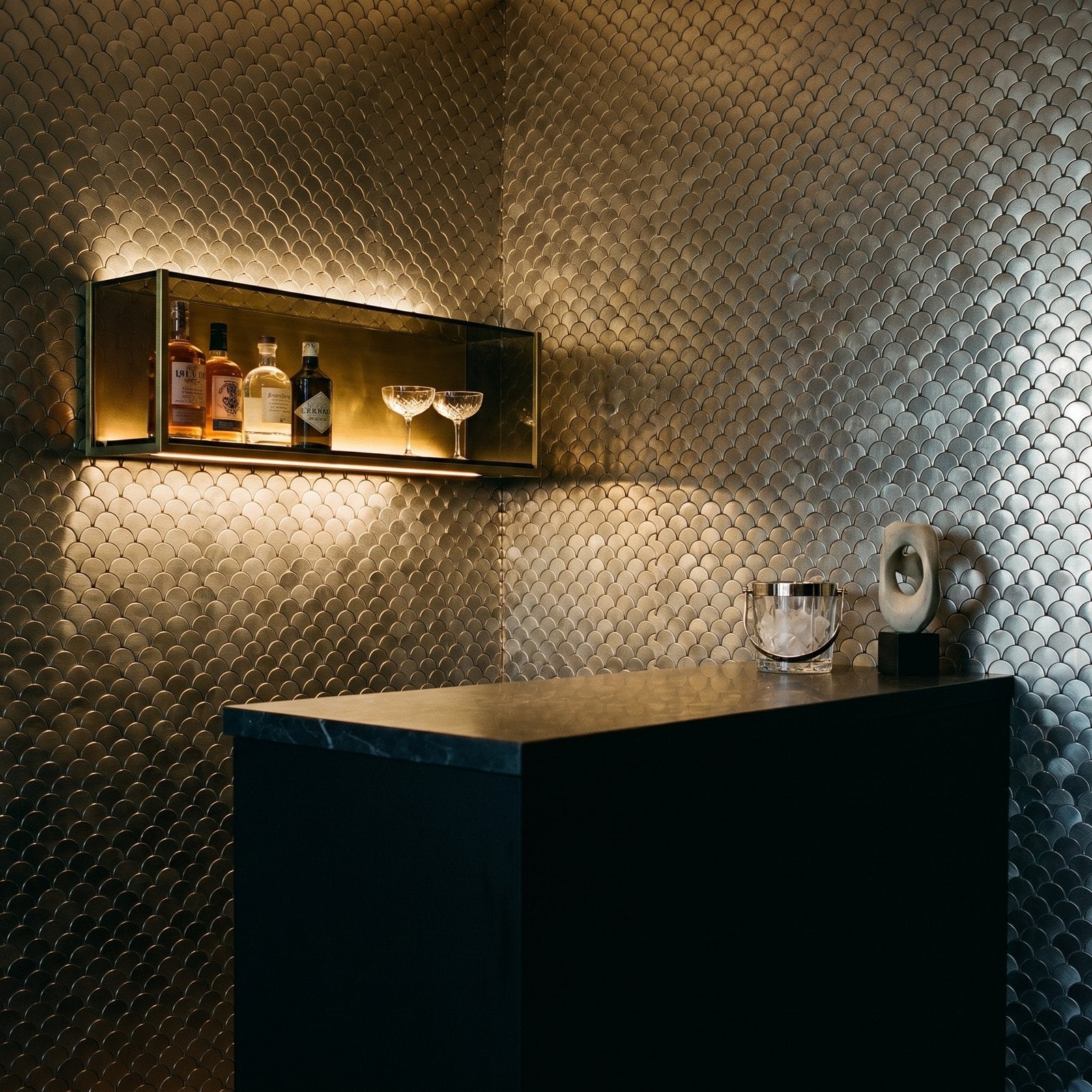 Peel and Stick Backsplash | Fish Scale 3D Silver | 11.73×11.34"